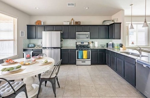 Kyle House | Your high-tech home away from home