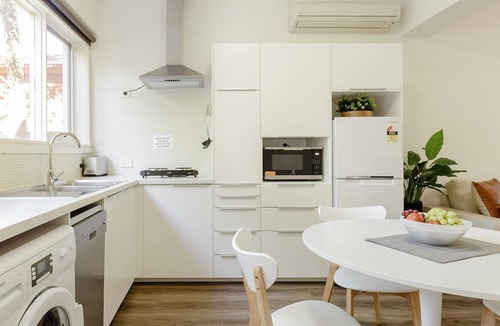 St. Kilda East Apartment | Your Home away from Home