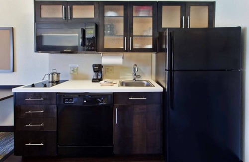 Central Oklahoma City Hotel | Your Home Away From Home! 4 Relaxing Units, Full Kitchen, Pets are Welcome here!