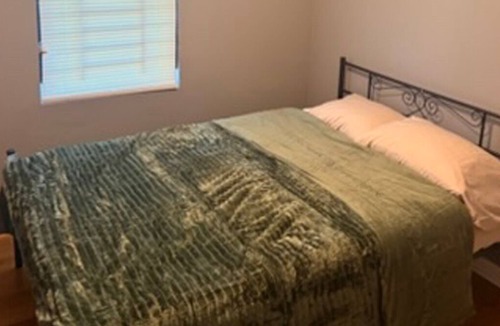 Sauk Village House | Your Home Away From Home in Sauk Village