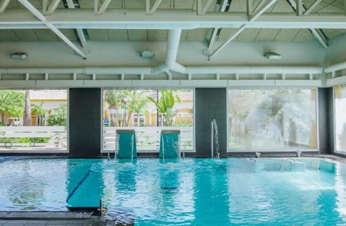 Crevillente House | Your Home Away From Home! TWO Relaxing Cabins, 3 Onsite Pools, Spa and Sauna!