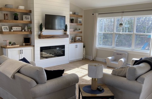 Mermaid House | Your Home Away From Home- 4 bed, 3 bath, centrally located.
