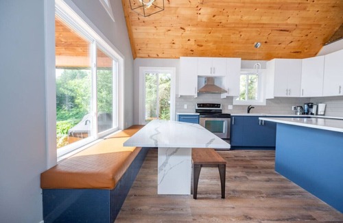 Mansfield-et-Pontefract Apartment | Your Home, Away from Home!