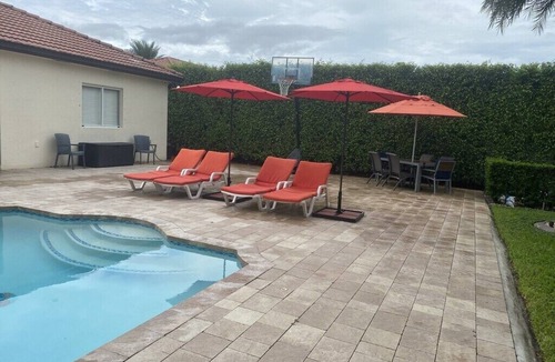 Miami Lakes House | Your home away from home