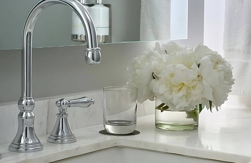 Historic Hill Hotel | Your Home Away From Home! 4 Convenient Units, Pool, Onsite Parking!