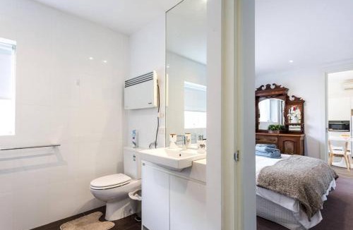 St. Kilda East Apartment | Your Home Away from Home