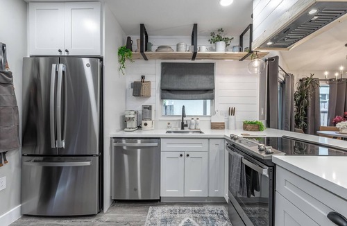 Davie House | Your-Home-Away-From-Home.