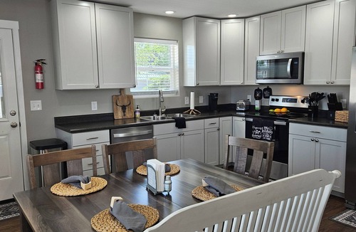 Delta House | Your Home Away From Home nQuiet, Modern, & Open 2