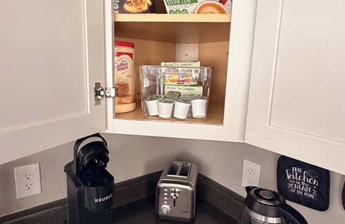 Delta House | Your Home Away From Home nQuiet, Modern, & Open 2