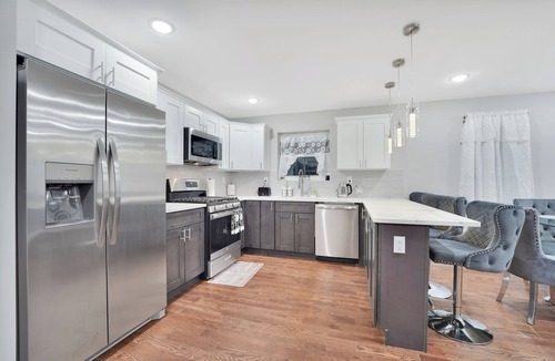 Newark Apartment | Your home away from home Unit1