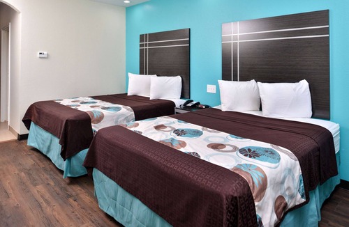 Spring Hotel | Your Home Away From Home! 3 Spacious Units! Family-friendly, Parking On-site!