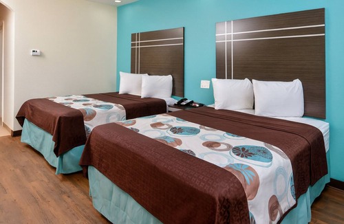 Spring Hotel | Your Home Away From Home! 3 Spacious Units! Family-friendly, Parking On-site!