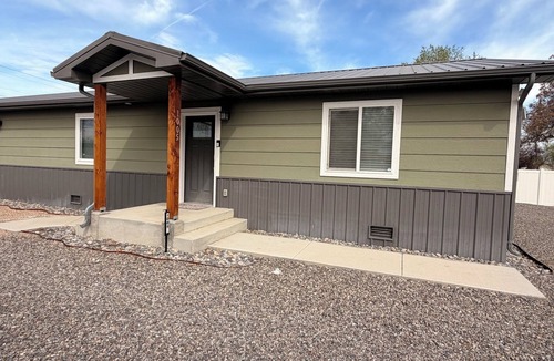 Delta House | Your Home Away From HomenQuiet, Modern, & Open 1