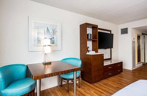 Osage Beach Hotel | Your Home Away From Home! Onsite Pool, Free Parking, Near Lake of the Ozarks