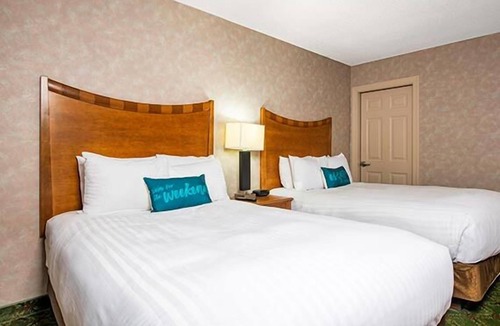 Osage Beach Hotel | Your Home Away From Home! 2 Convenient Units, Pool, Free Parking