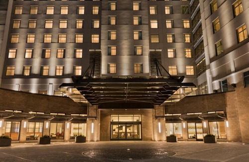 Berkeley Heights Hotel | Your Home Away from Home in Florida! Indoor Pool, Free Breakfast, Pets Allowed!