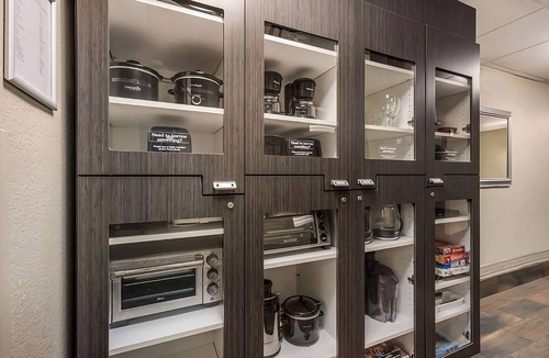 Linthicum Heights Hotel | Your Home Base for Exploring Charm City! Fully-equipped Kitchen, Pets Allowed!