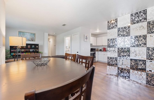 Southeastern Sacramento Apartment | Your Home in Sacramento: 3BR w/Parking & Laundry