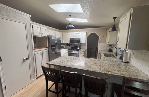 Sandy House | Your Home in Sandy – Comfortable, Convenient & Affordable