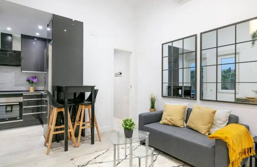 Huertas Apartment | Your home in the center of Madrid