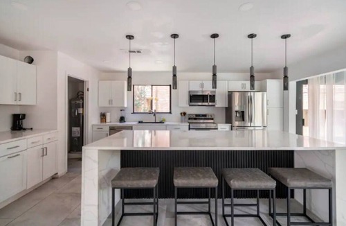 Greater Fondren Southwest House | Your home with 10beds,Backyard,Pool table, free parking, pet friendly
