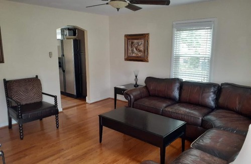 Woodland Hills House | Your homebase for Louisville area attractions. Quiet, comfortable and convenient