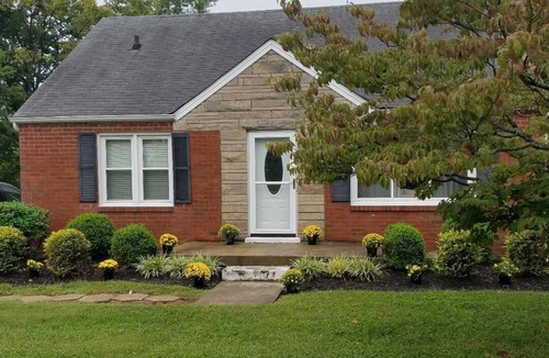 Woodland Hills House | Your homebase for Louisville area attractions. Quiet, comfortable and convenient