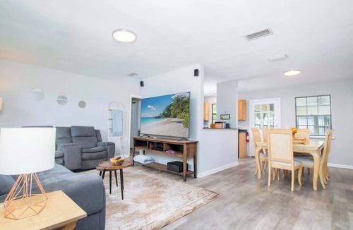 Westside House | Your Jacksonville Getaway w/Private Pool!