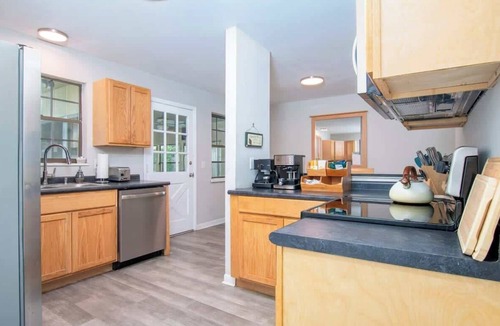 Westside House | Your Jacksonville Getaway w/Private Pool!