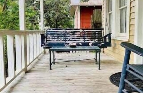 Freetown - Port Rico House | Your Lafayette Home Base