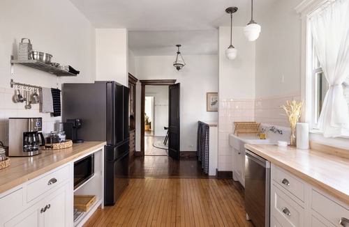 Logan Square Apartment | Your Logan Square Oasis with Lush Outdoor Haven!