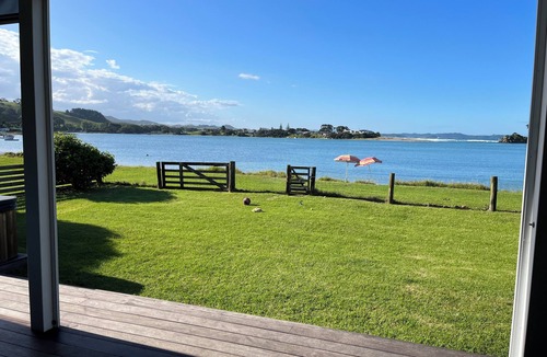 Pataua House | Your Lovestory - Spa, Logfire and Complimentary Wine