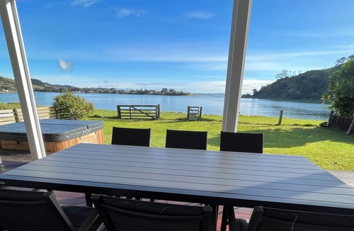 Pataua House | Your Lovestory - Spa, Logfire and Complimentary Wine