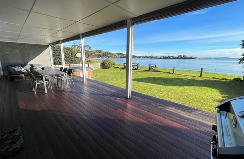 Pataua House | Your Lovestory - Spa, Logfire and Complimentary Wine