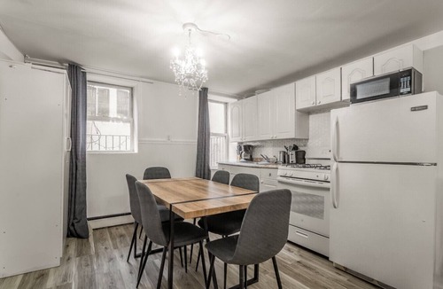 Midtown East Apartment | Your Manhattan Escape! Beautiful 3BD 1BTH Apt