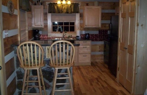 Mount Airy Cabin | Your Mayberry Get-a-Way Cabin- Only 6 miles from Downtown Mount Airy