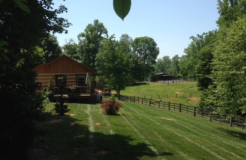 Mount Airy Cabin | Your Mayberry Get-a-Way Cabin- Only 6 miles from Downtown Mount Airy