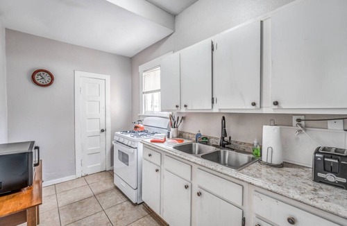 New Pathways Apartment | Your Midtown Getaway Central, Walkable & Calm