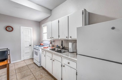 New Pathways Apartment | Your Midtown Getaway Central, Walkable & Calm