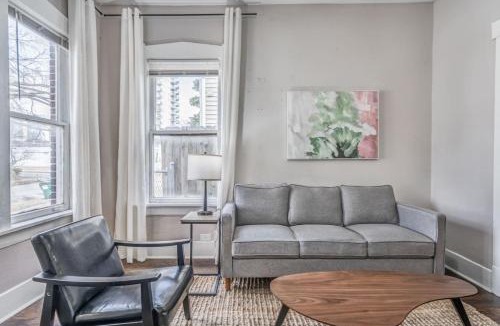 New Pathways Apartment | Your Midtown Getaway - Central, Walkable and Calm