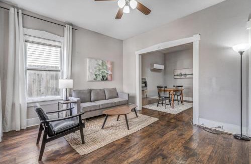 New Pathways Apartment | Your Midtown Getaway - Central, Walkable and Calm