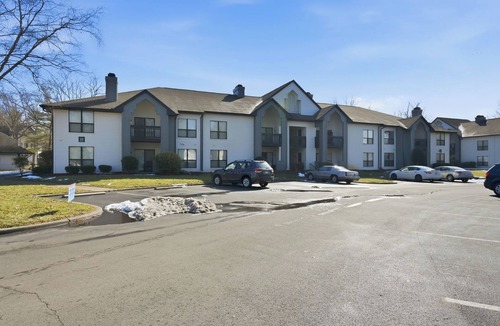 Hurstbourne Acres Apartment | Your Modern Escape at 502