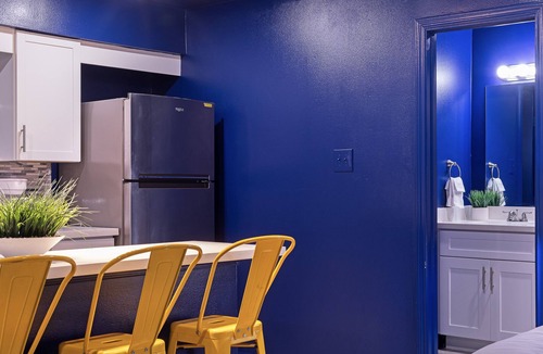 Montrose Apartment | Your Montrose Studios! Sleeps 52/26BR/26BA/26PA