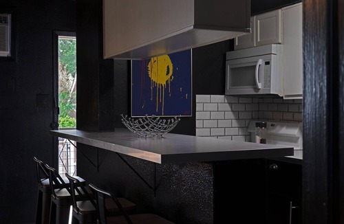 Hyde Park Apartment | Your Montrose Studios! Sleeps 34/17BR/17BA/17PA
