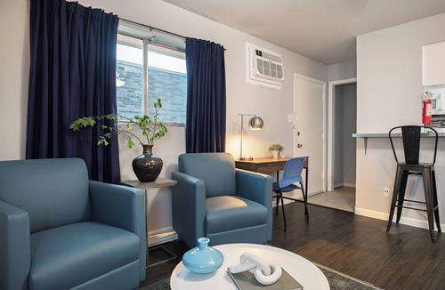 Neartown Apartment | Your Montrose Studios! Sleeps 62/40BR/40BA/25PA