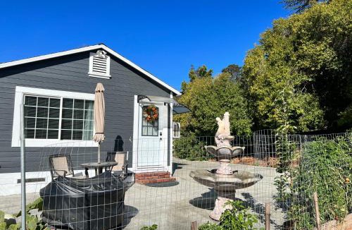 El Sobrante House | Your Most Romantic and Peaceful Getaway