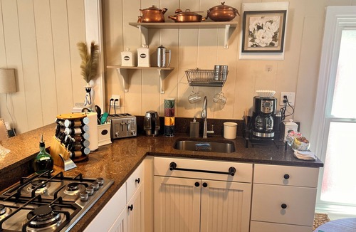 El Sobrante Cottage | Your Most Romantic and Peaceful Getaway