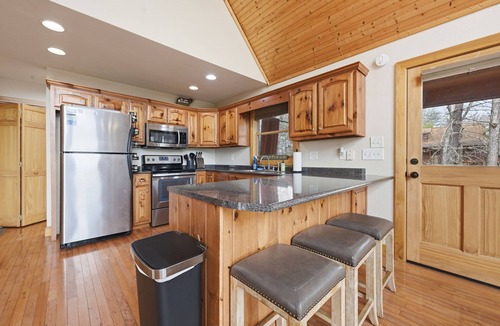 Murphy Ski Chalet | Your Mountain Base-Where Trail Ends & Views Begin