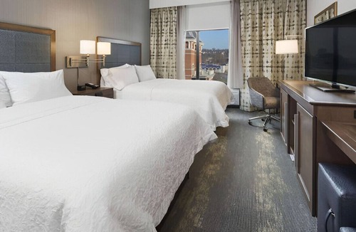 Newport House | Your Next Cozy Staycation Awaits! Best for Groups