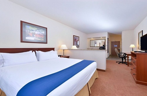 Farmington House | Your Next Vacation is Waiting for You!